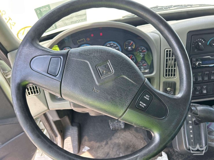 2014-international-durastar-4300-image-11
