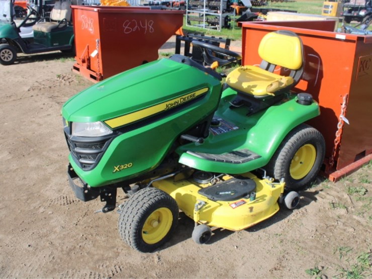 john-deere-x320-image-2