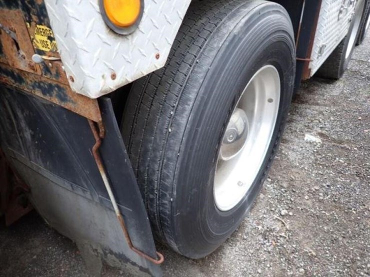 inoperable-2005-mack-cv713-granite-tri/a-vacuum-tr-image-50