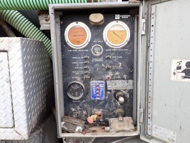 inoperable-2007-supervac-2000-on-2007-mack-ct713-1-image-95