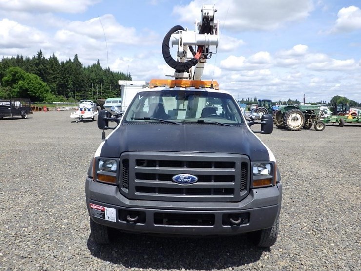 2005-ford-f550-image-2