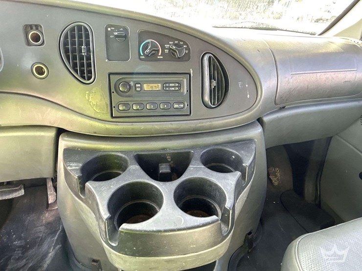 2006-ford-e350-image-17