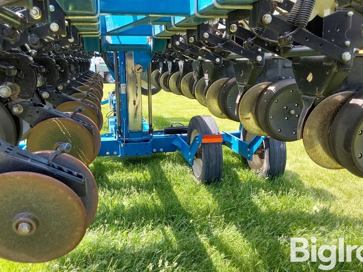2014-kinze-3600-image-18