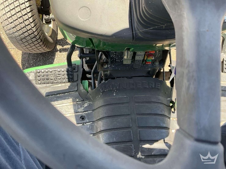 john-deere-utility-tractor-image-13