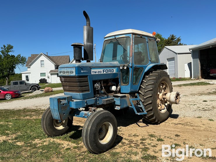 ford-tractor-image-1
