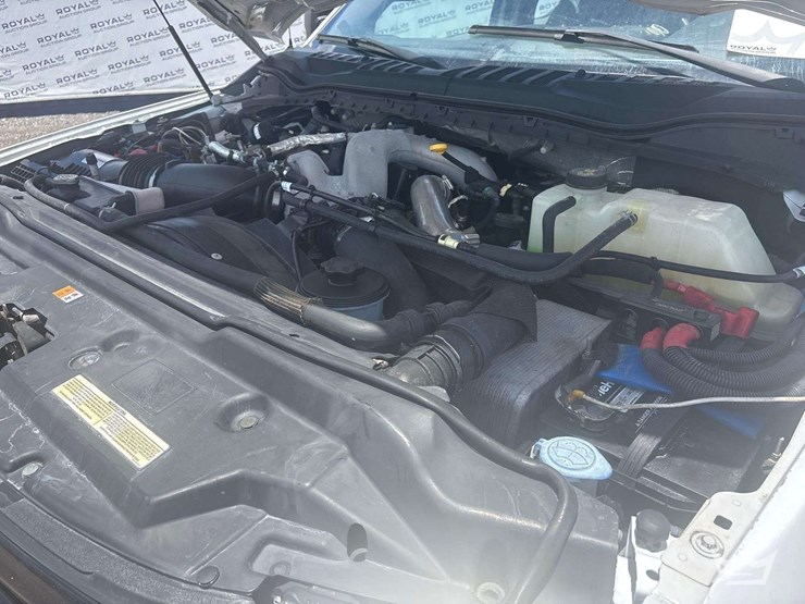 2020-ford-f550-image-14