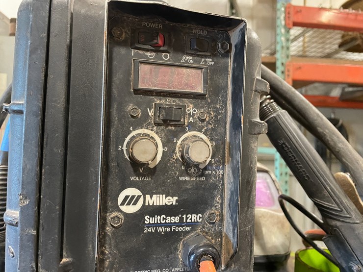 #4535-•-miller-xmt-304-cc/cv-welder-with-12rc-wire-feeder-and-accessories-image-5