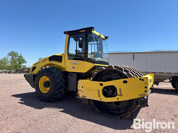 2018-bomag-bw211-image-3