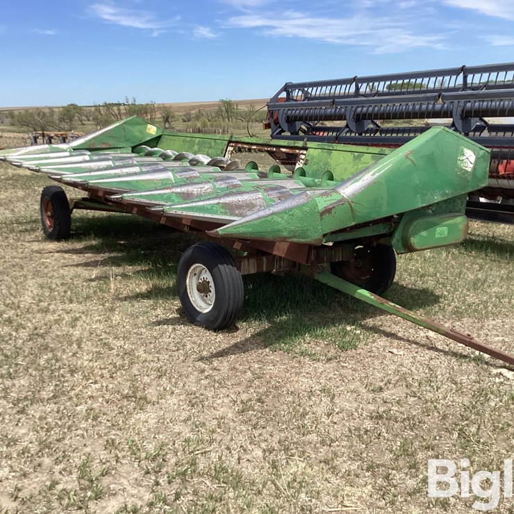 JOHN DEERE 843