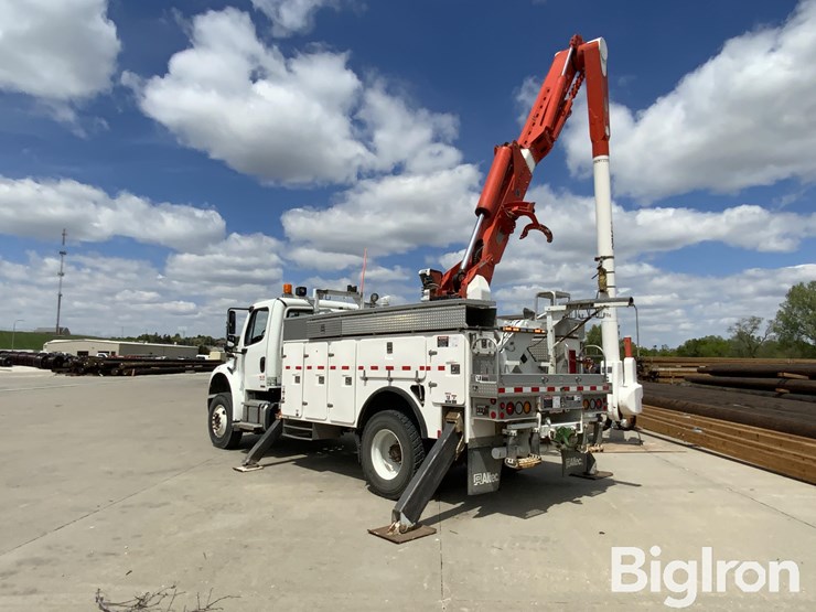 2012-freightliner-m2-106-image-7