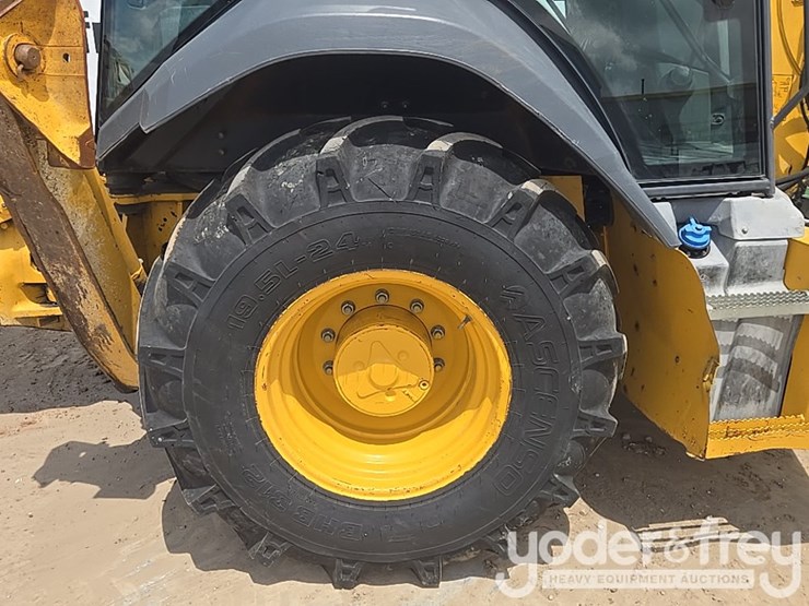 2020-deere-310sl-image-12