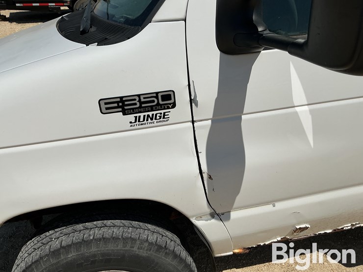 2005-ford-e350-image-16
