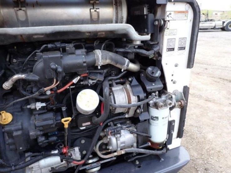 2021-bobcat-t870-image-42