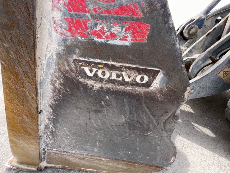2014-volvo-l120h-image-40