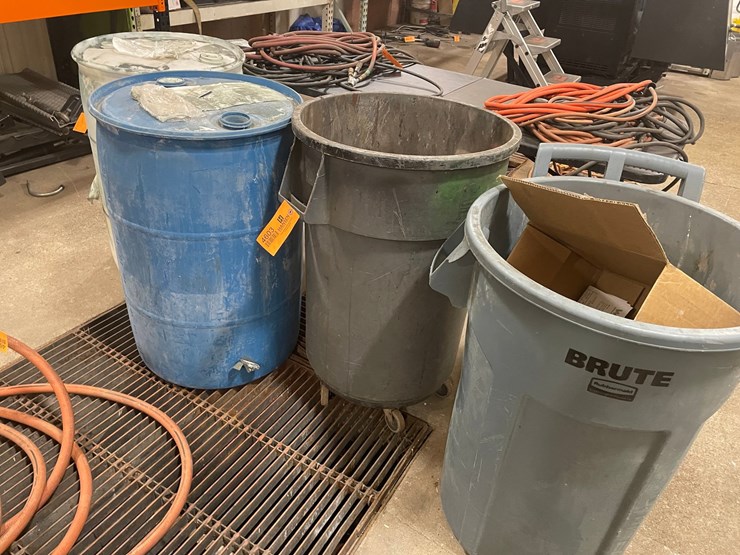 #4603-•-rolling-garbage-can-with-(2)-poly-barrels-image-1