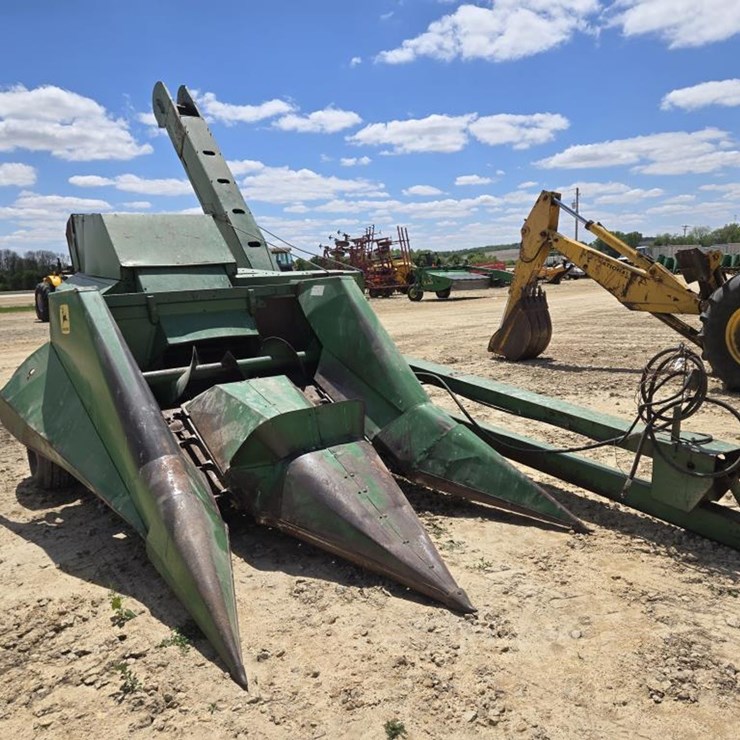 JOHN DEERE 300