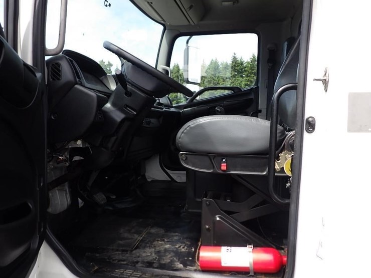 2018-hino-338-image-41
