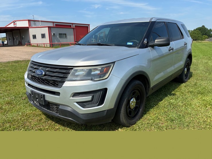2017-ford-explorer-image-1