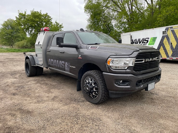 2019-dodge-ram-3500-image-3