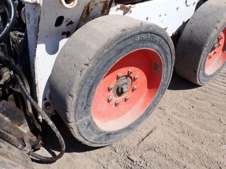 2014-bobcat-s590-image-27