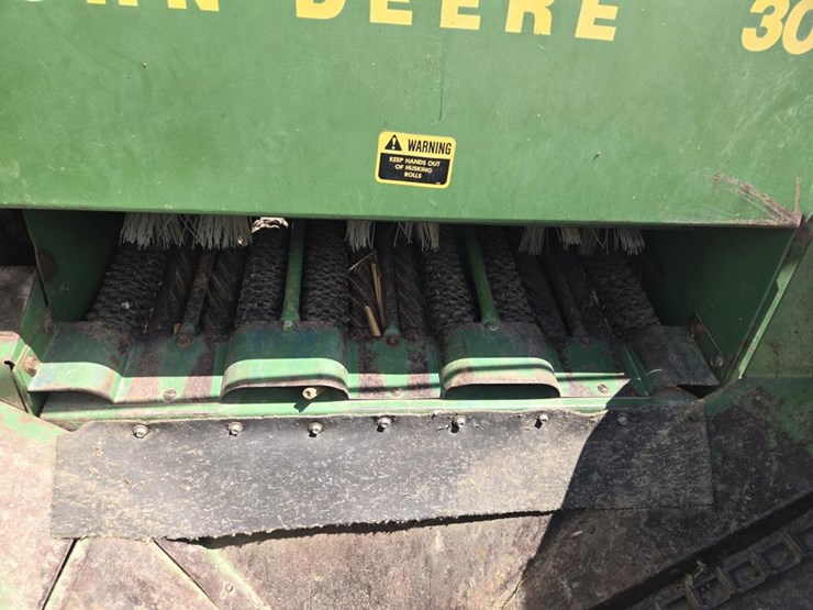 john-deere-300-image-7