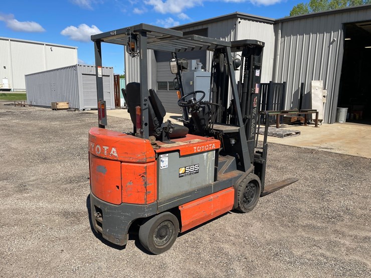 #4537-•-toyota-electric-forklift-image-5