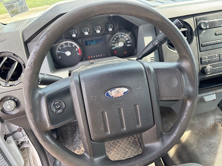 #43-•-2012-ford-3/4-ton-service-body-truck-image-10