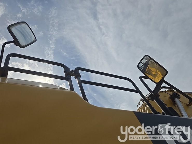 2017-caterpillar-336fl-image-51