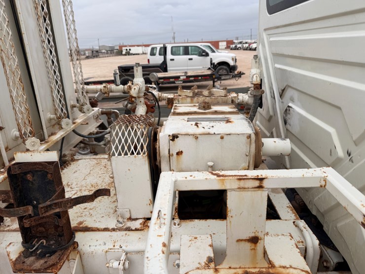 2015-international-durastar-4300-image-10