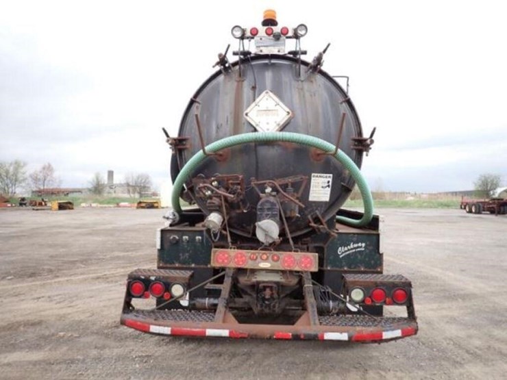 inoperable-2005-mack-cv713-granite-tri/a-vacuum-tr-image-6
