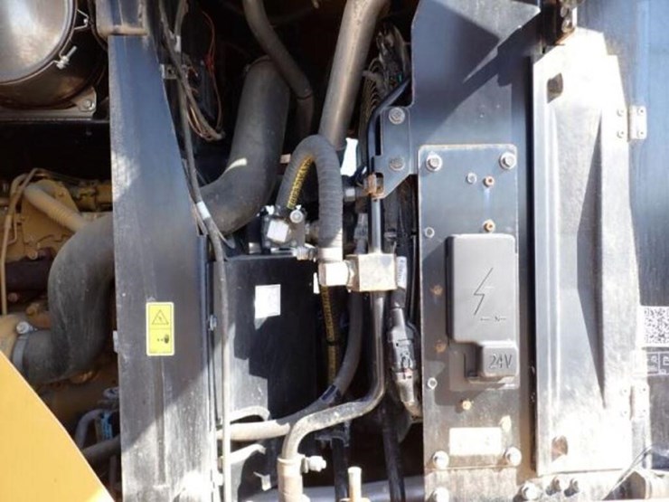 2023-caterpillar-926m-image-74