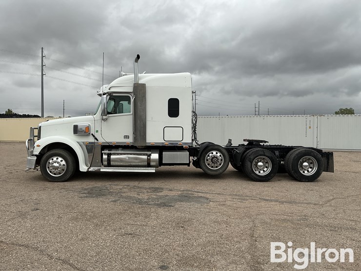 2013-freightliner-coronado-132-image-8