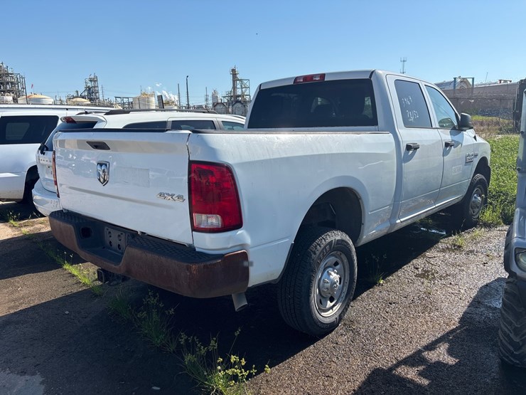 2016-dodge-ram-2500-image-3