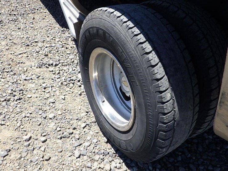 2005-chevrolet-silverado-3500-image-23