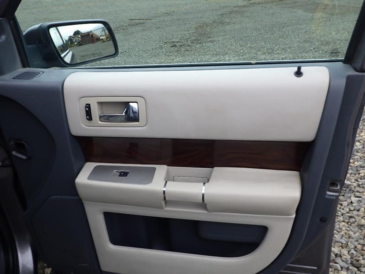2009-ford-flex-image-22