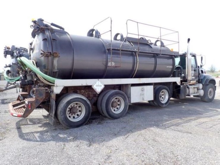 inoperable-2005-mack-cv713-tri/a-vacuum-truck-1m2a-image-5
