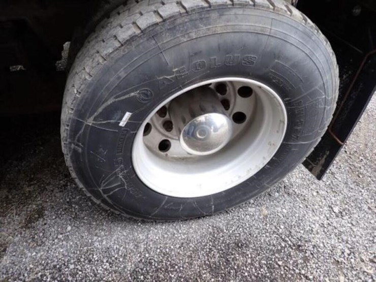 inoperable-2005-mack-cv713-granite-tri/a-vacuum-tr-image-62