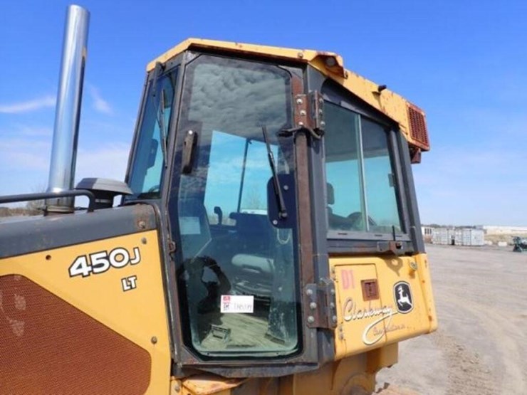 2005-deere-450j-lt-image-18