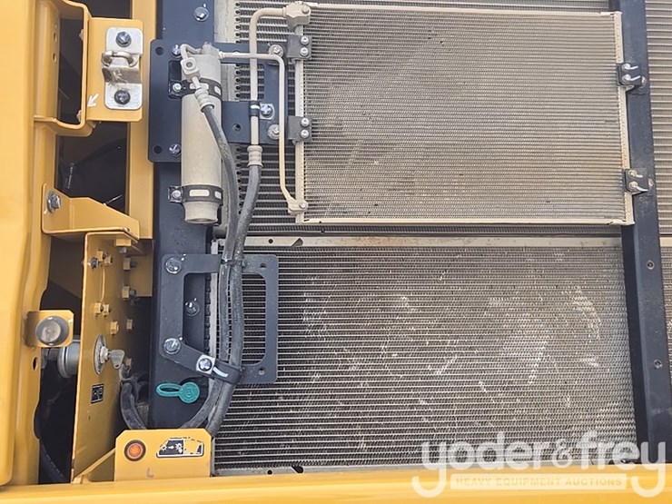 2019-caterpillar-336-image-36