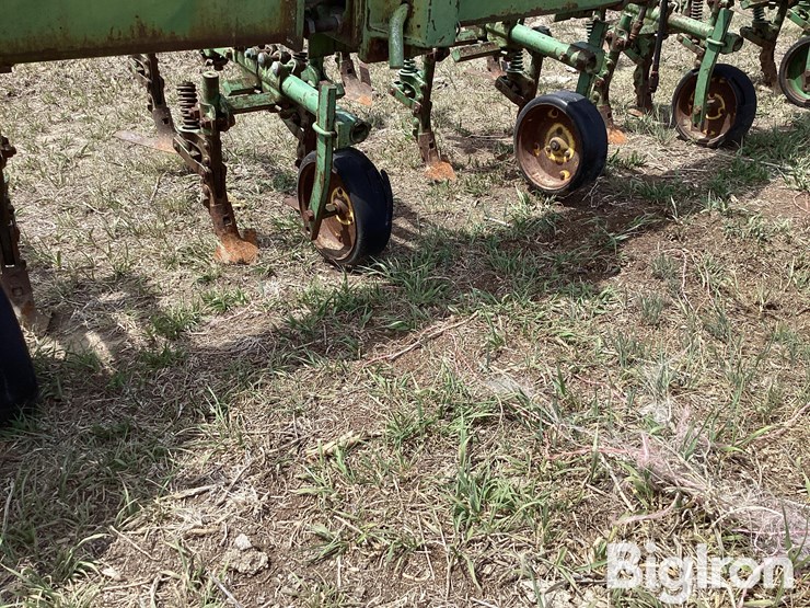 john-deere-85-image-16