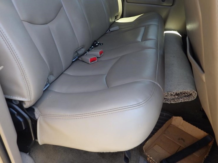 2005-chevrolet-silverado-3500-image-27