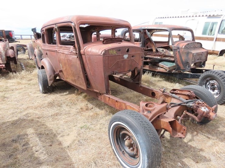 1930's-dodge-4dr-sedan-for-rod,-project,-or-parts-image-1