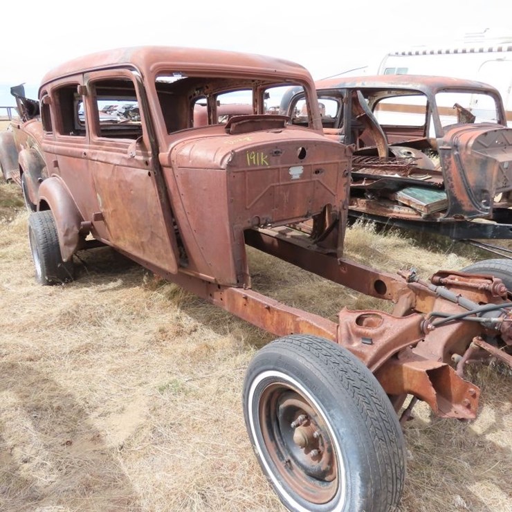 1930's Dodge 4dr Sedan for Rod, Project, or Parts