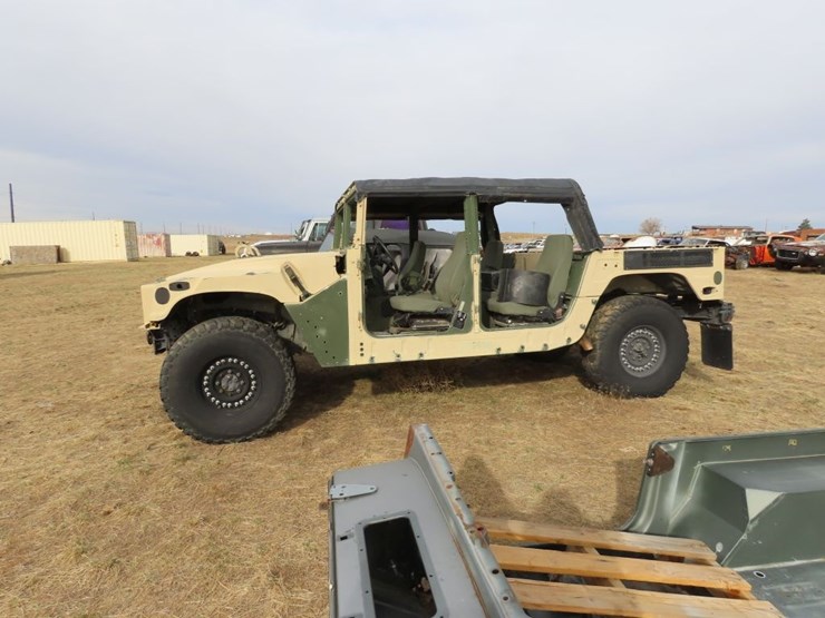 2009-am-general-humvee-4x4-image-5