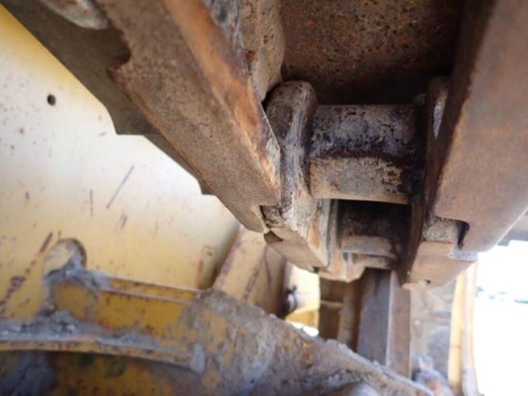 2005-deere-450j-lt-image-46