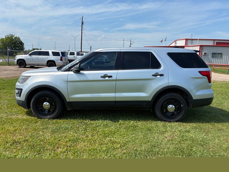 2017-ford-explorer-image-6
