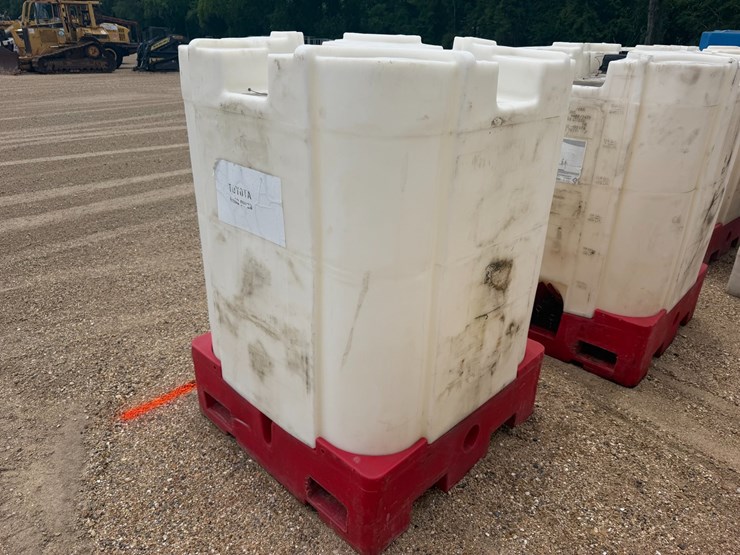 #1662-•-330-gallon-plastic-storage-oil-tank-image-2