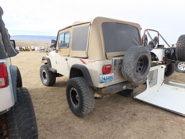 1995-jeep-wrangler-image-6