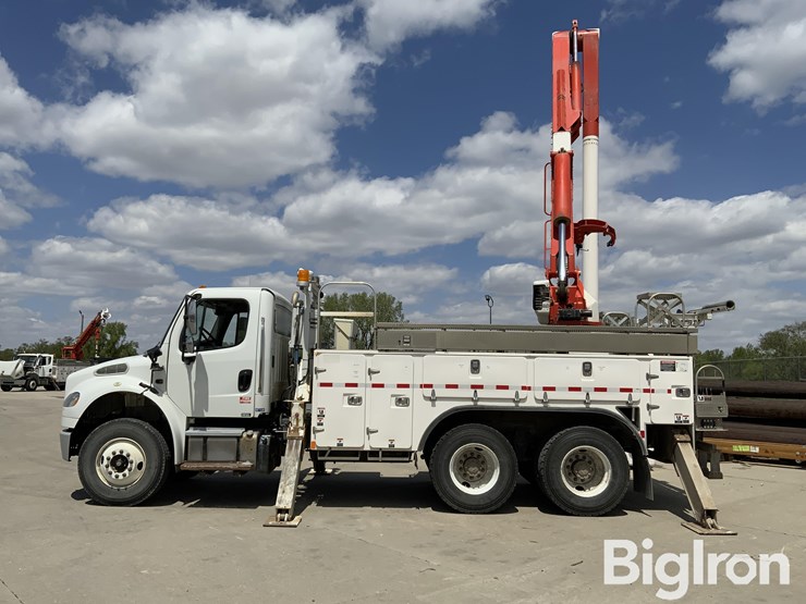 2015-freightliner-m2-106-image-16