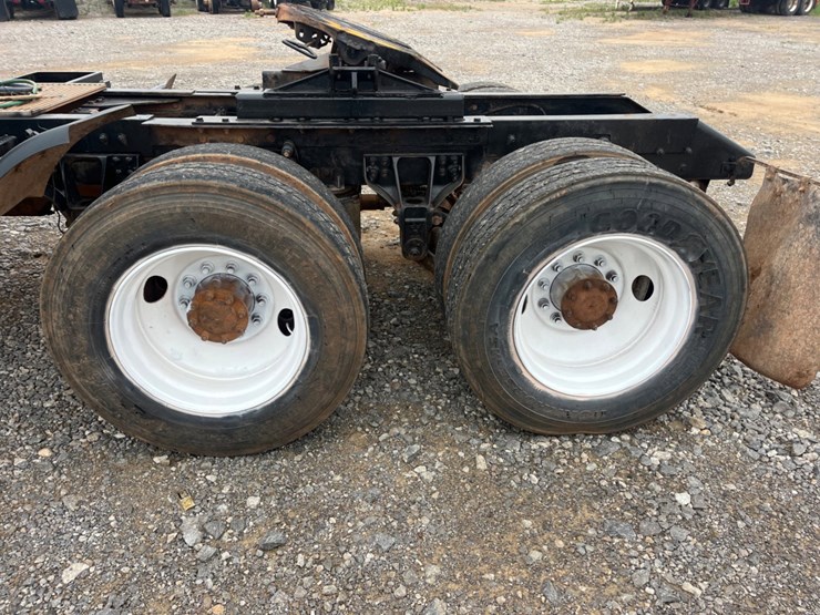 2012-kenworth-t800-image-13
